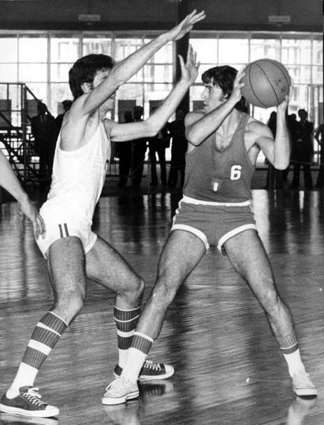 Carlo Recalcati in azione nella partita Italia A vs Italia B, 27 maggio 1975 (ex Archivio Eden)